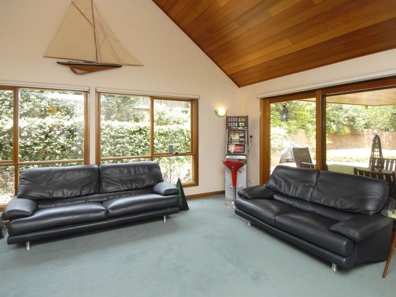 20 De La Salle Place, Castle Hill NSW 2154