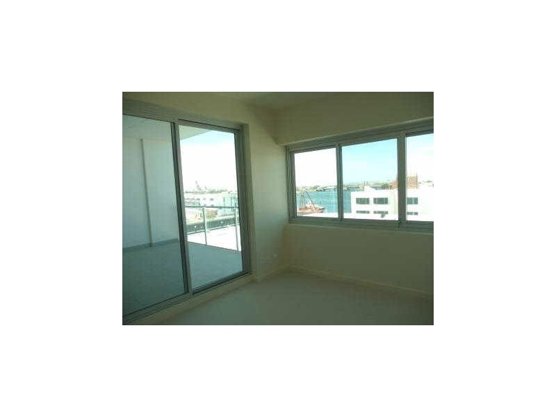 412/ Tarni Court Spinnaker, Port Adelaide SA 5015