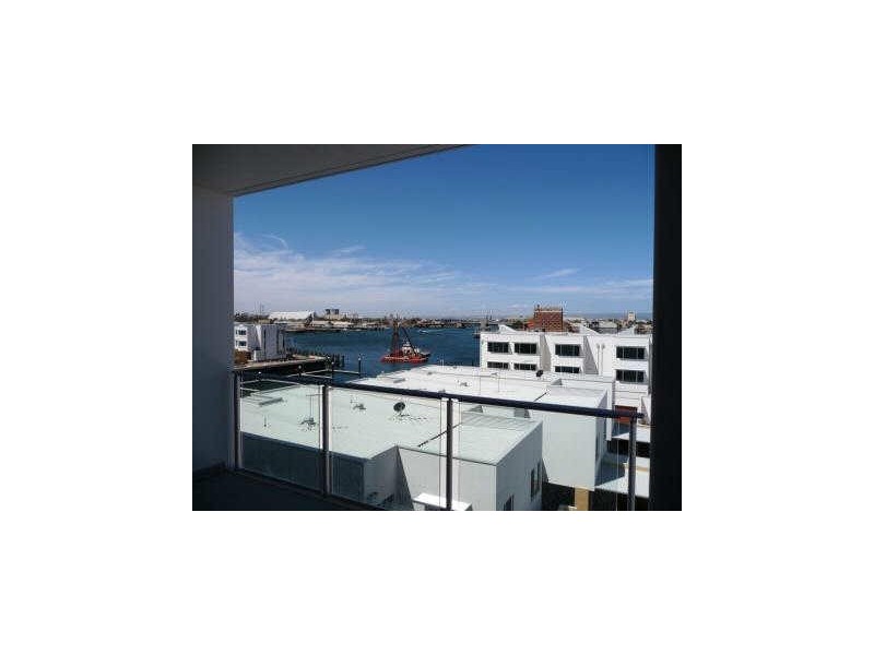 412/ Tarni Court Spinnaker, Port Adelaide SA 5015