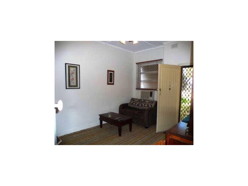 12 Sinclair Square, Pennington SA 5013