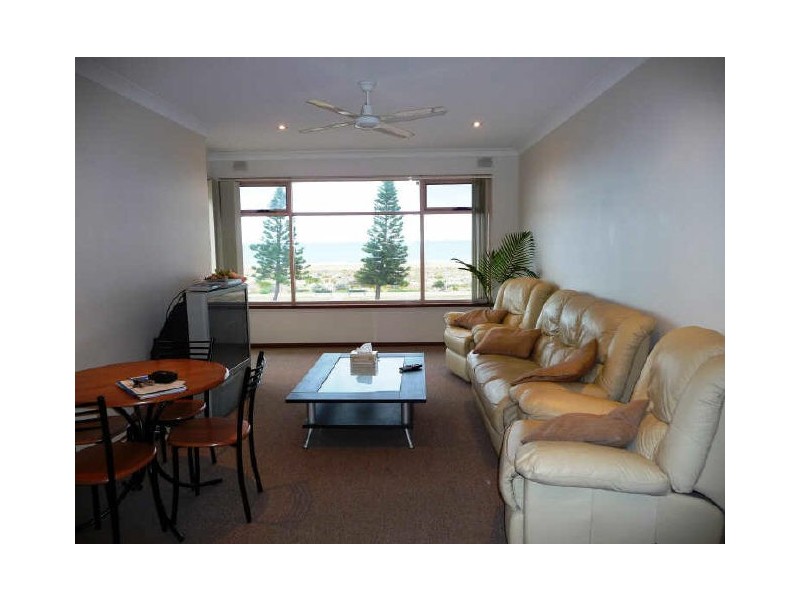 2/184 Esplanade, Largs Bay SA 5016