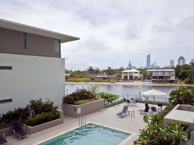 1108/33 T E Peters Drive, Broadbeach QLD 4218