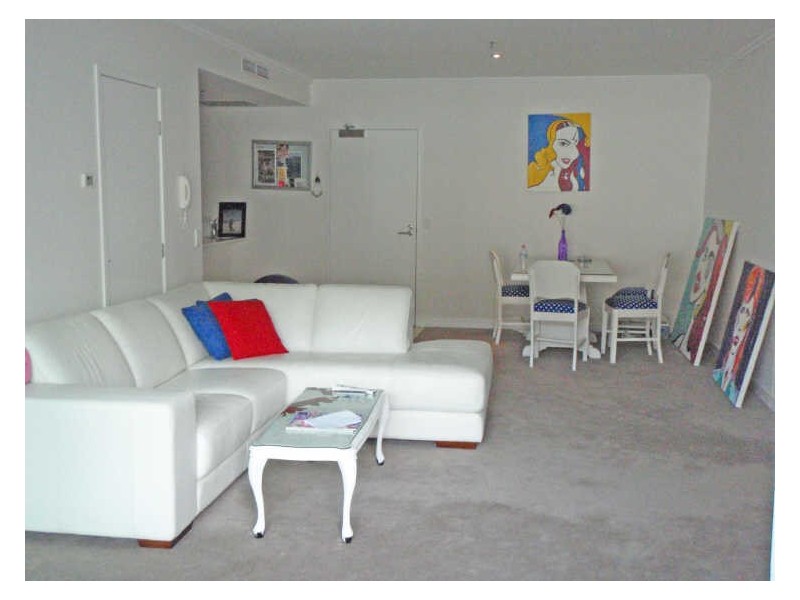 1108/33 T E Peters Drive, Broadbeach QLD 4218