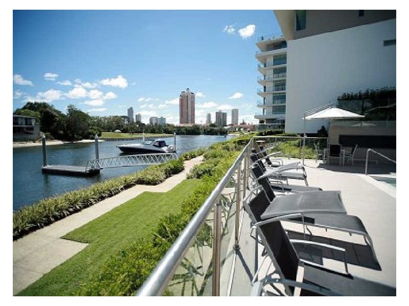 1108/33 T E Peters Drive, Broadbeach QLD 4218