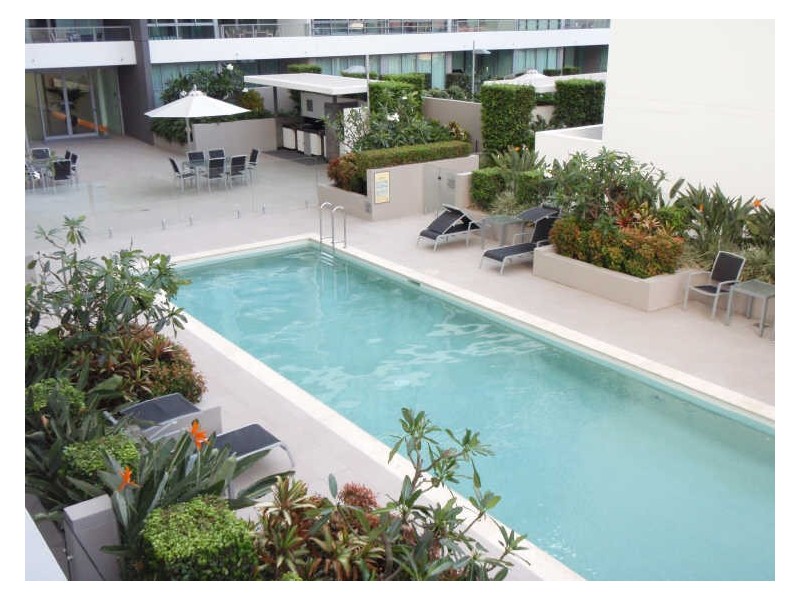 1108/33 T E Peters Drive, Broadbeach QLD 4218