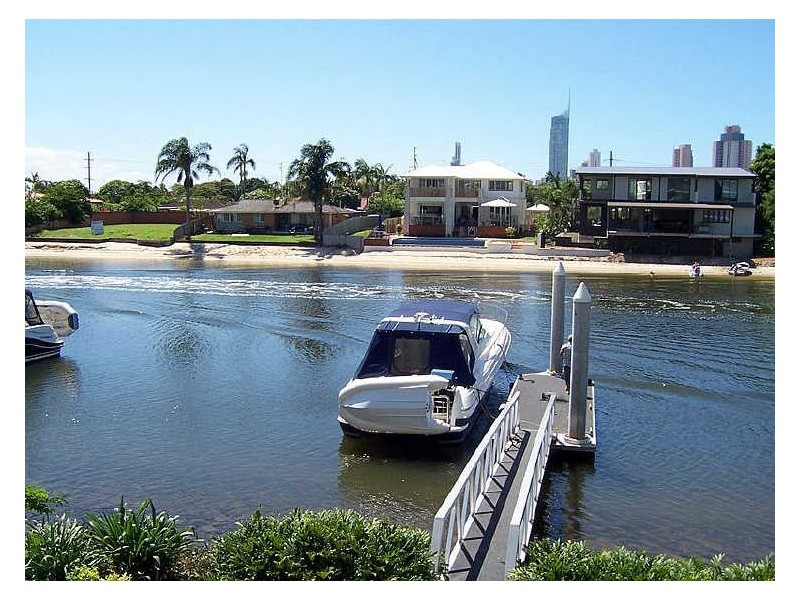 1108/33 T E Peters Drive, Broadbeach QLD 4218