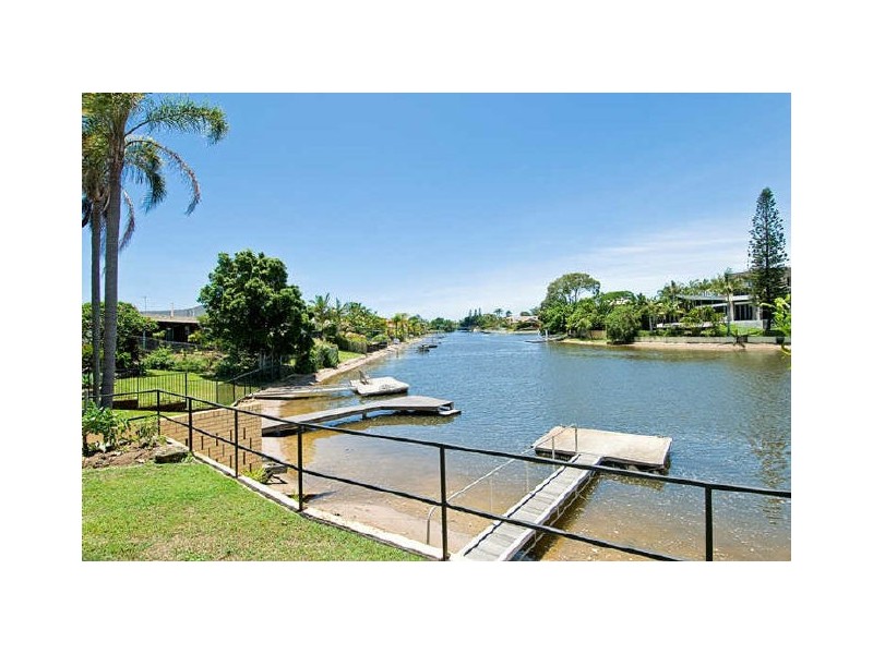137 Campbell St, Sorrento QLD 4217
