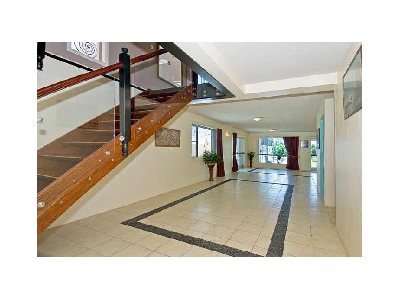137 Campbell St, Sorrento QLD 4217
