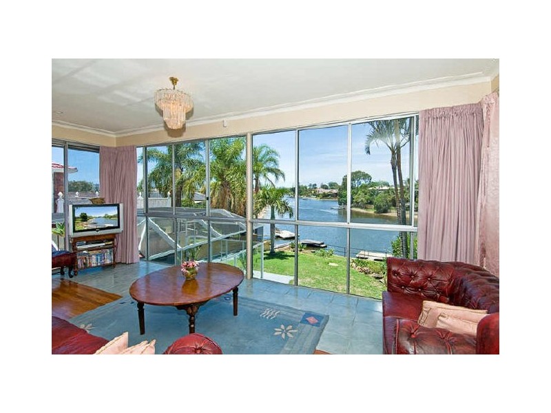 137 Campbell St, Sorrento QLD 4217