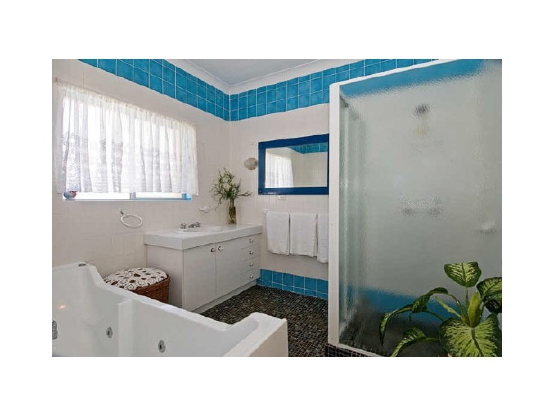 137 Campbell St, Sorrento QLD 4217