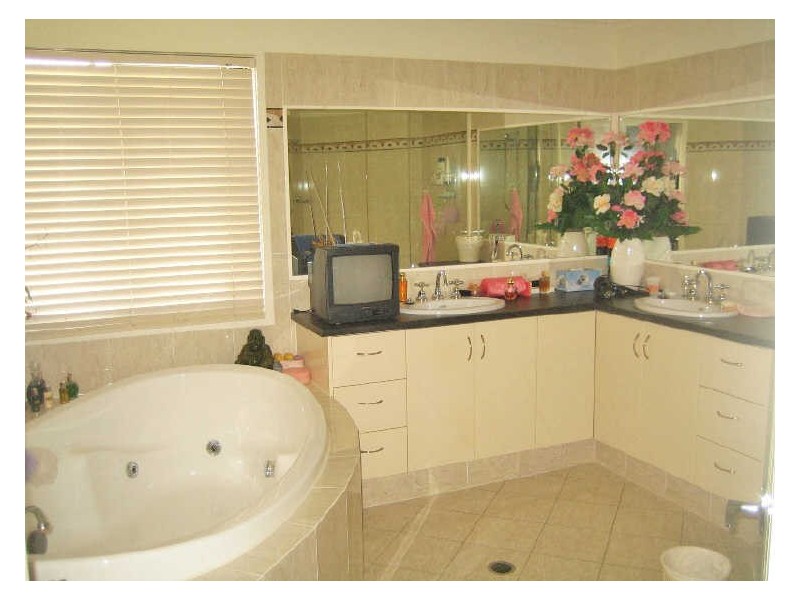 Broadbeach Waters QLD 4218