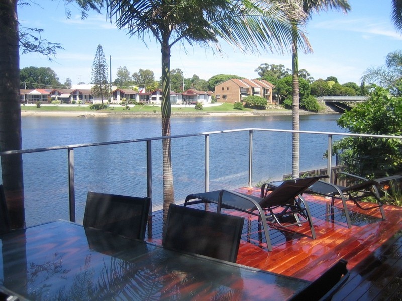 Broadbeach Waters QLD 4218
