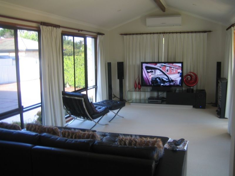 3 Tirau Place, Broadbeach Waters QLD 4218