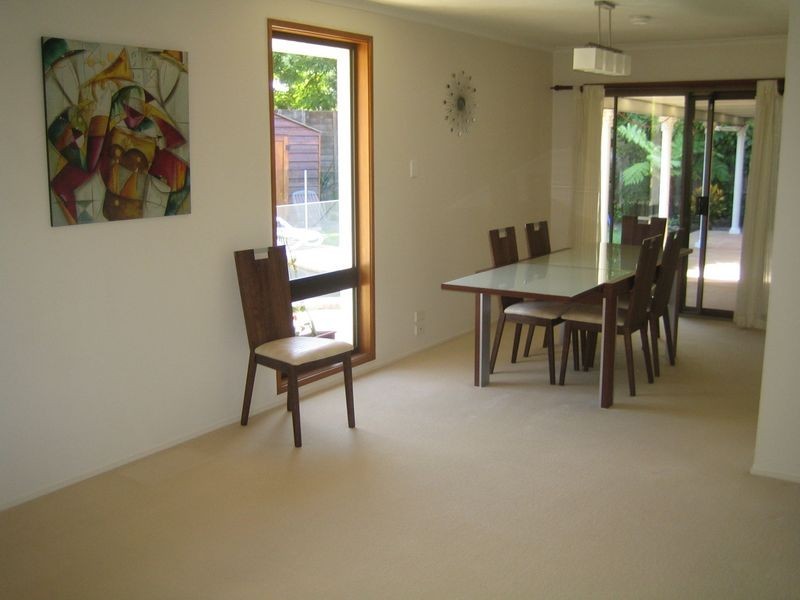 3 Tirau Place, Broadbeach Waters QLD 4218