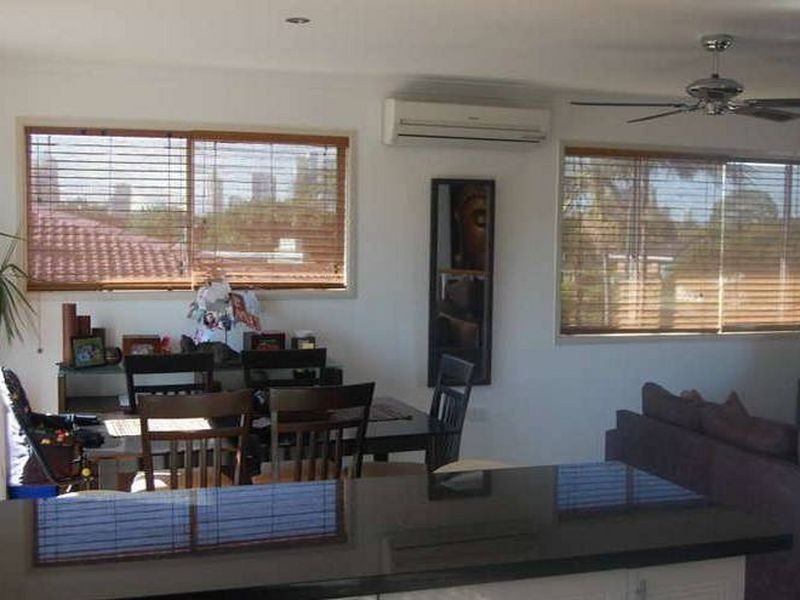 9 Poinciana Blvd, Broadbeach Waters QLD 4218