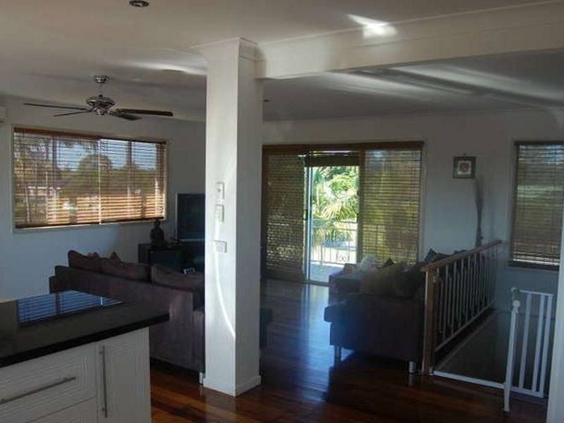 9 Poinciana Blvd, Broadbeach Waters QLD 4218