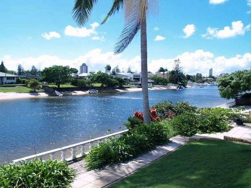 Broadbeach Waters QLD 4218