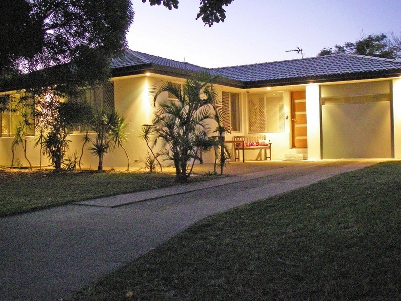 11 Karbunya, Mermaid Waters QLD 4218