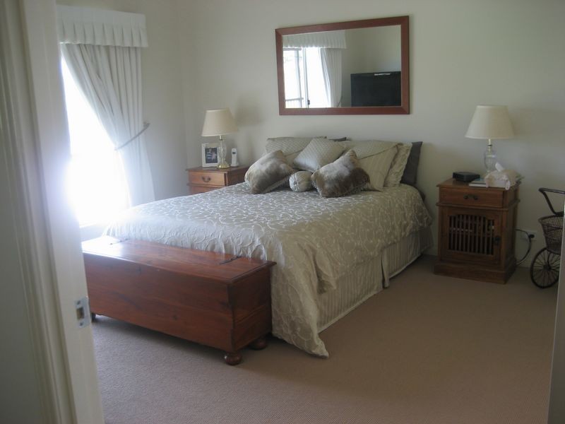 4 Honey Eater Court, Gilston QLD 4211