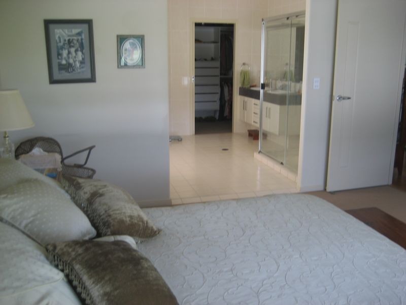 4 Honey Eater Court, Gilston QLD 4211