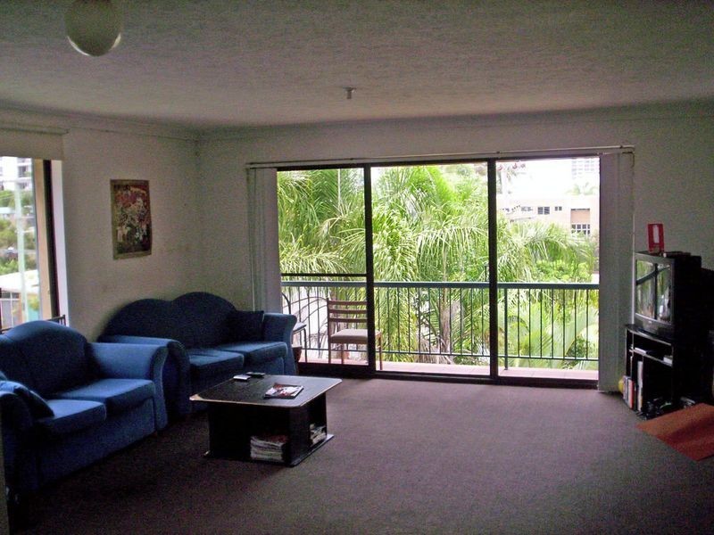 7/14 First Avenue, Broadbeach QLD 4218