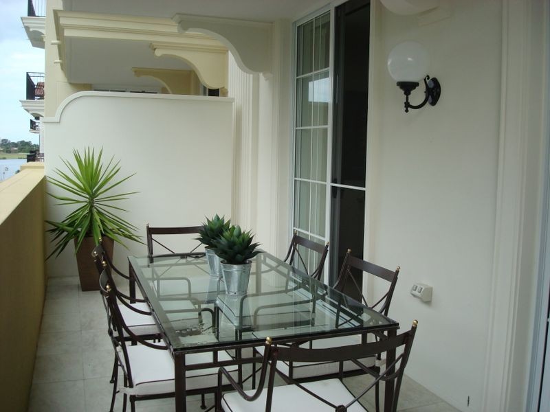 Carrara QLD 4211