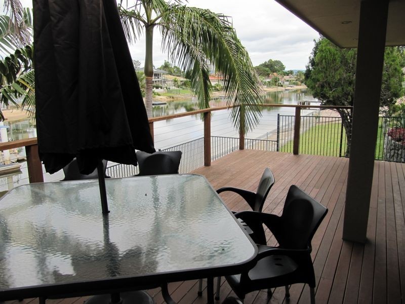 8 Park Avenue, Broadbeach Waters QLD 4218