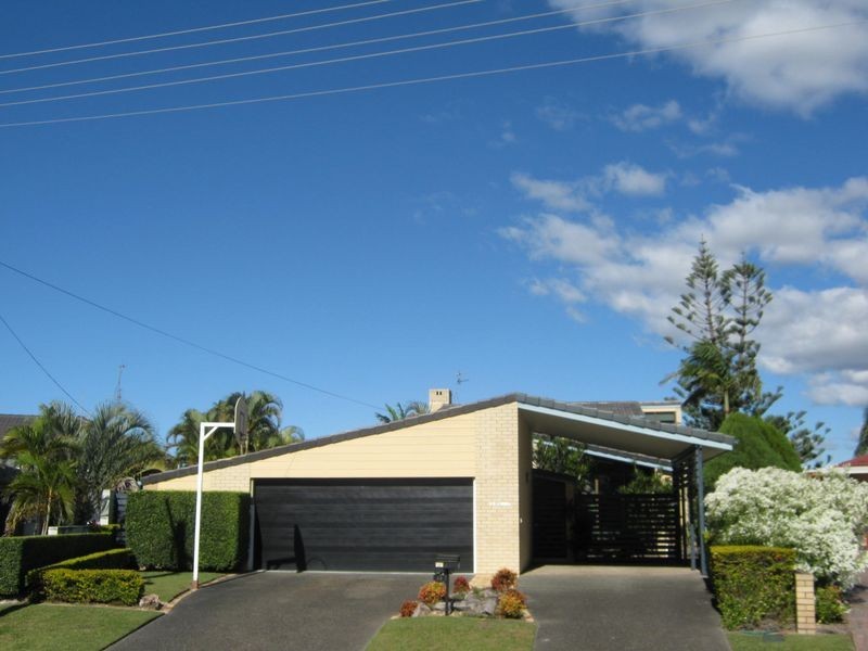 Broadbeach Waters QLD 4218