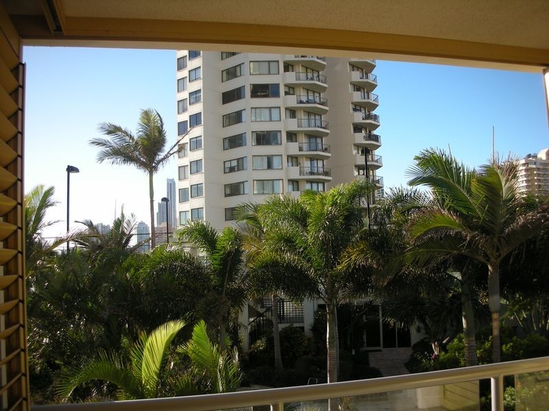6/2894 Gold Coast Highway, Surfers Paradise QLD 4217