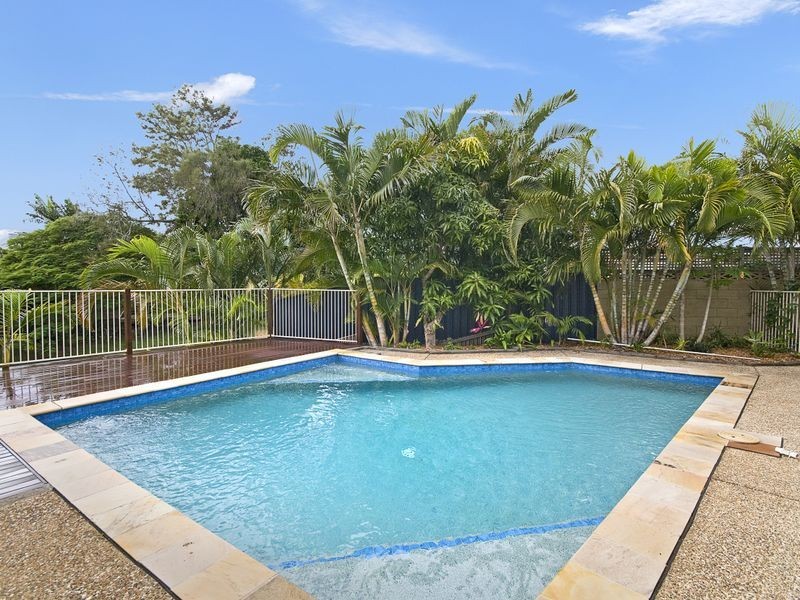 78 Clear Island Rd, Broadbeach Waters QLD 4218