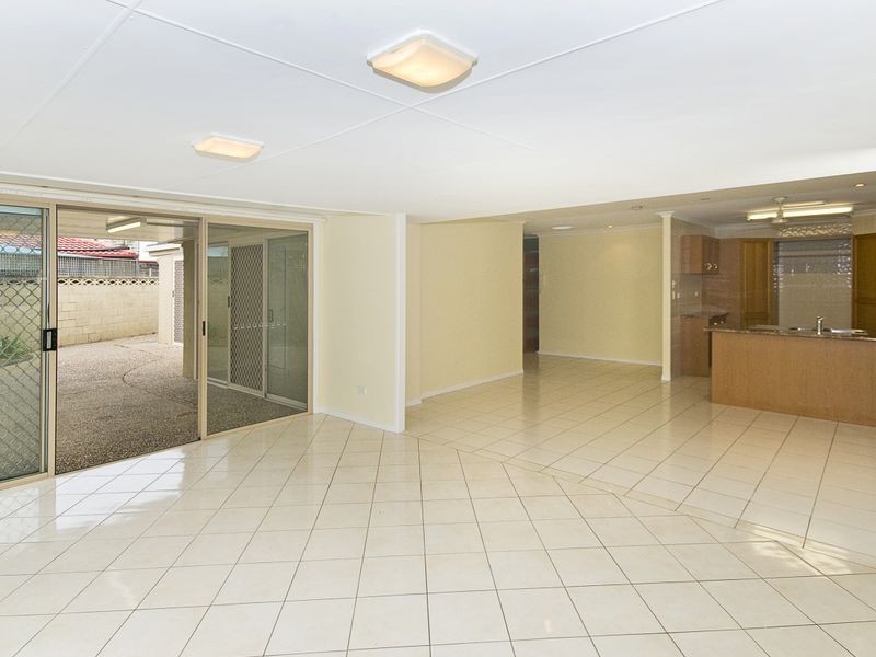 78 Clear Island Rd, Broadbeach Waters QLD 4218
