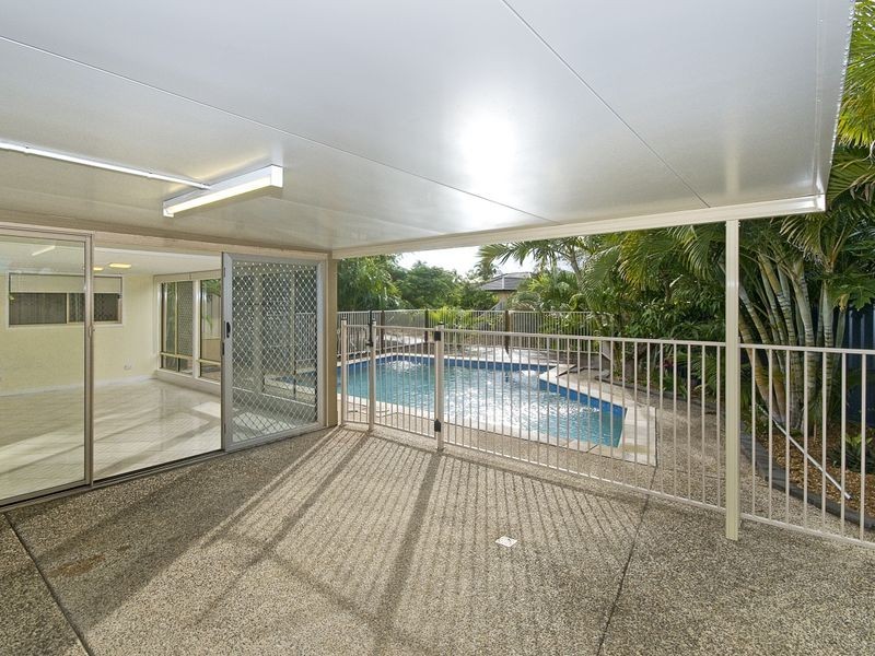 78 Clear Island Rd, Broadbeach Waters QLD 4218