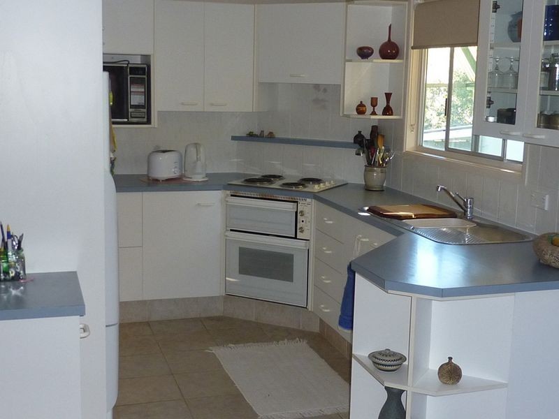 8 Gurrah Avenue, Southport QLD 4215