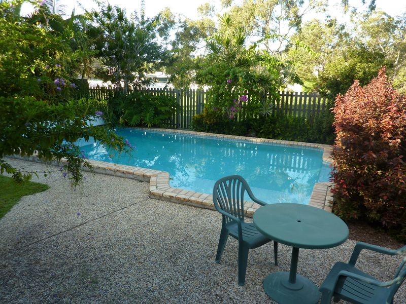 8 Gurrah Avenue, Southport QLD 4215
