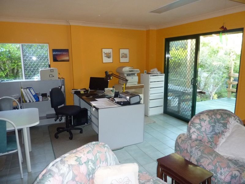 8 Gurrah Avenue, Southport QLD 4215