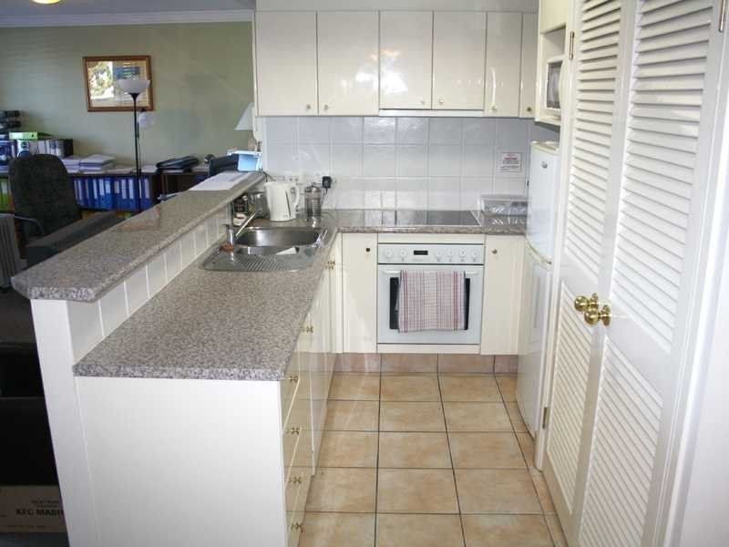 302/9 Beach Parade, Surfers Paradise QLD 4217