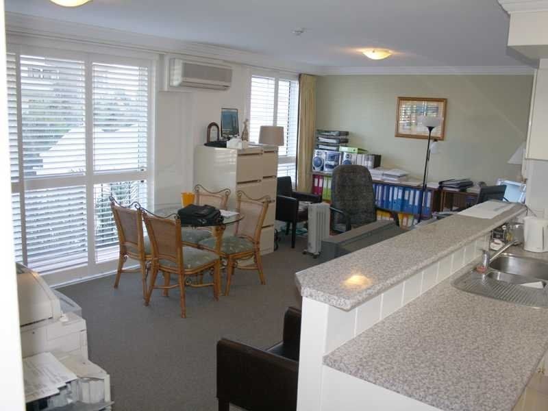 302/9 Beach Parade, Surfers Paradise QLD 4217