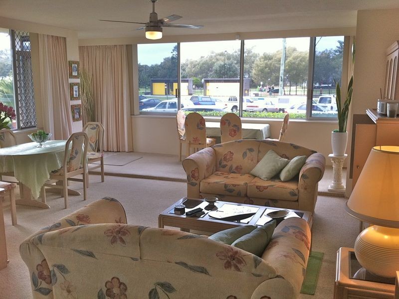 1/2 Elizabeth Ave, Broadbeach QLD 4218