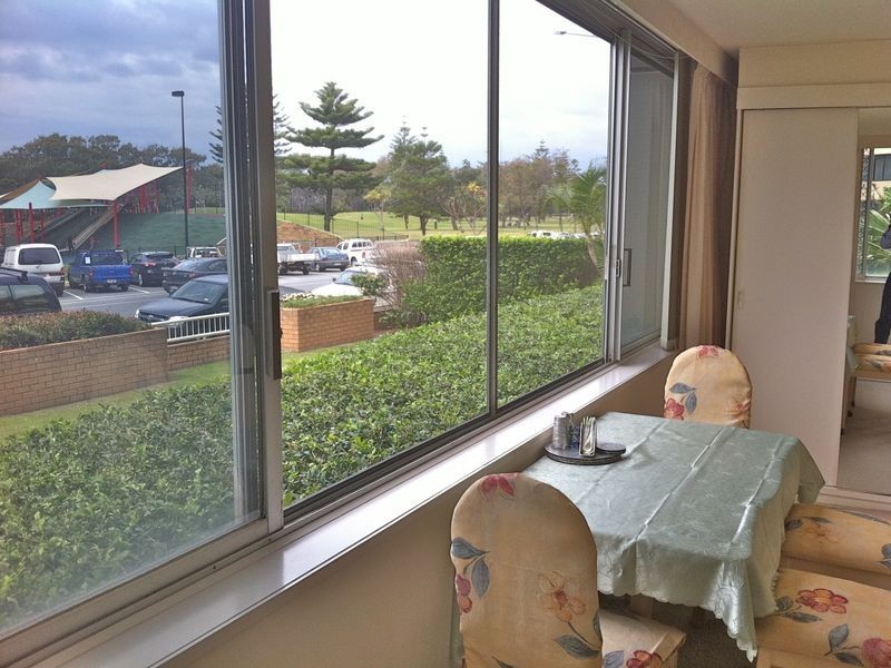 1/2 Elizabeth Ave, Broadbeach QLD 4218
