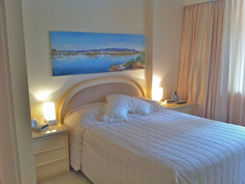 1/2 Elizabeth Ave, Broadbeach QLD 4218