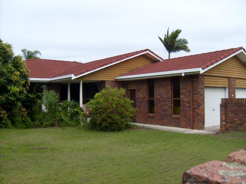 98 Hooker Boulevard, Mermaid Waters QLD 4218