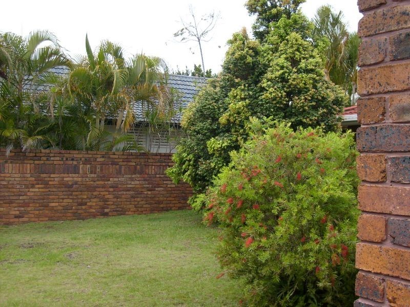 98 Hooker Boulevard, Mermaid Waters QLD 4218