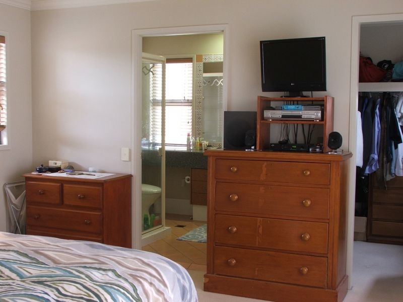 Clear Island Waters QLD 4226