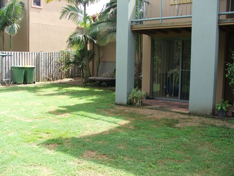 Clear Island Waters QLD 4226