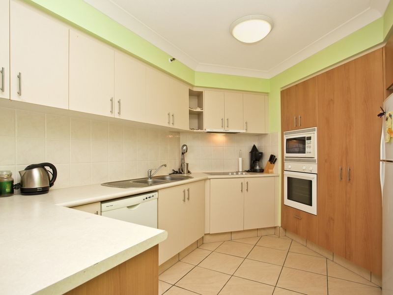 1103/2623 Gold Coast Highway, Broadbeach QLD 4218