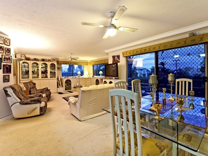 1/1 Orvieto Avenue, Mermaid Waters QLD 4218