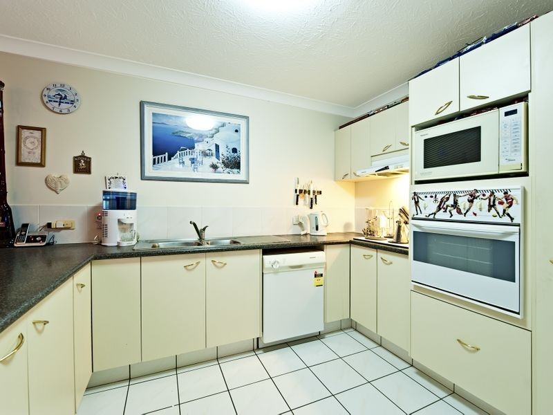1/1 Orvieto Avenue, Mermaid Waters QLD 4218
