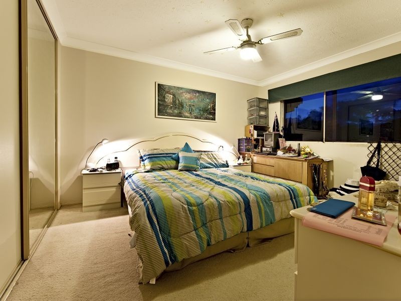 1/1 Orvieto Avenue, Mermaid Waters QLD 4218