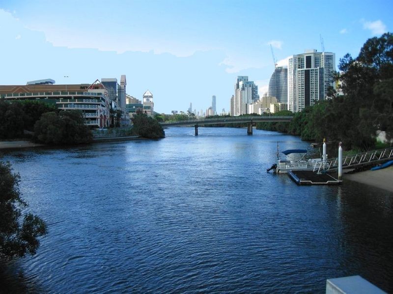 1/1 Orvieto Avenue, Mermaid Waters QLD 4218