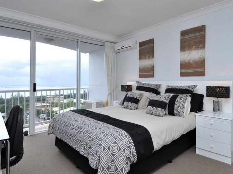 1143/2623 Gold Coast Highway, Broadbeach QLD 4218